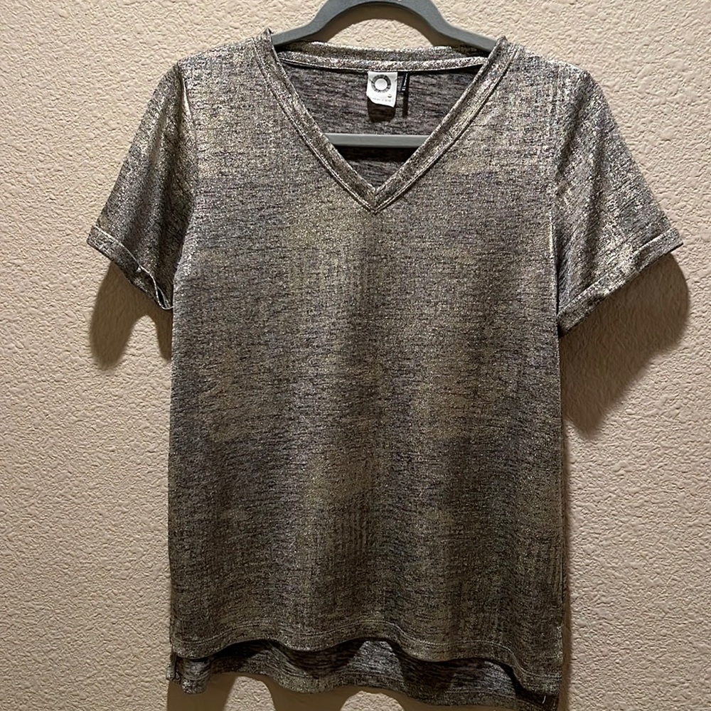 Women’s Akemi + Kin super cute top